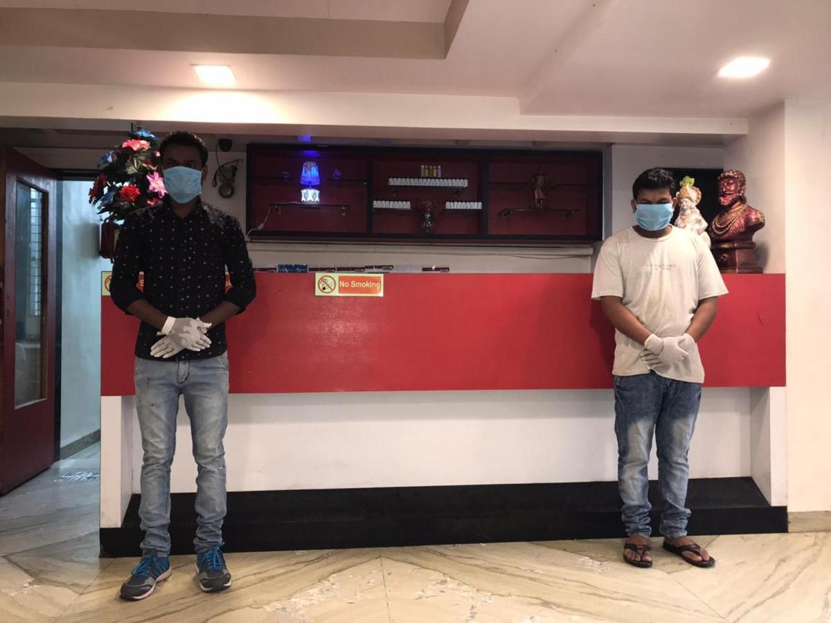 โอโย 22999 โฮเต็ล กัณฑิล Hotel Jogeshwari ภายนอก รูปภาพ